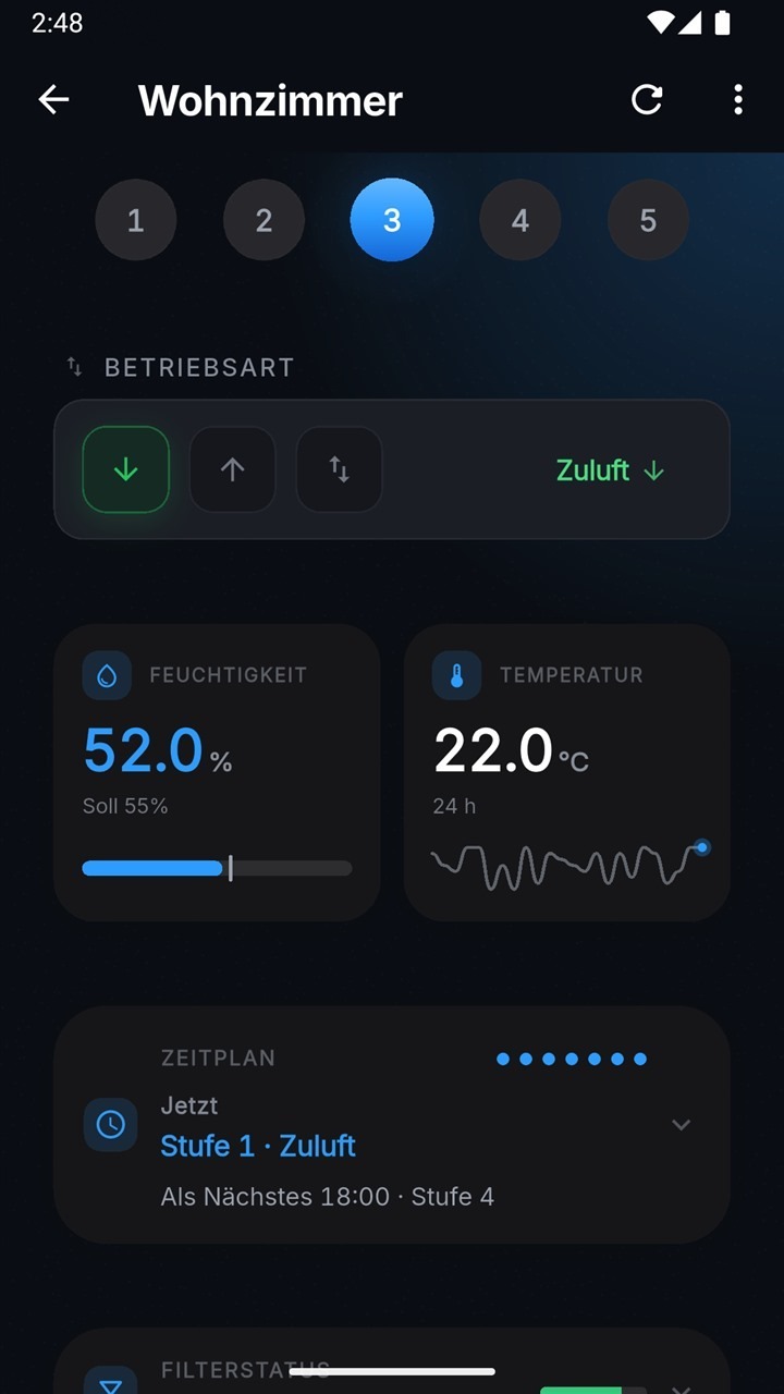 Novarius App, Raumklima Wohnzimmer: Betriebsart Zuluft aktiv, Luftfeuchte 52 Prozent bei Soll 55 Prozent, Temperatur 22,0 Grad mit 24-Stunden-Verlauf.